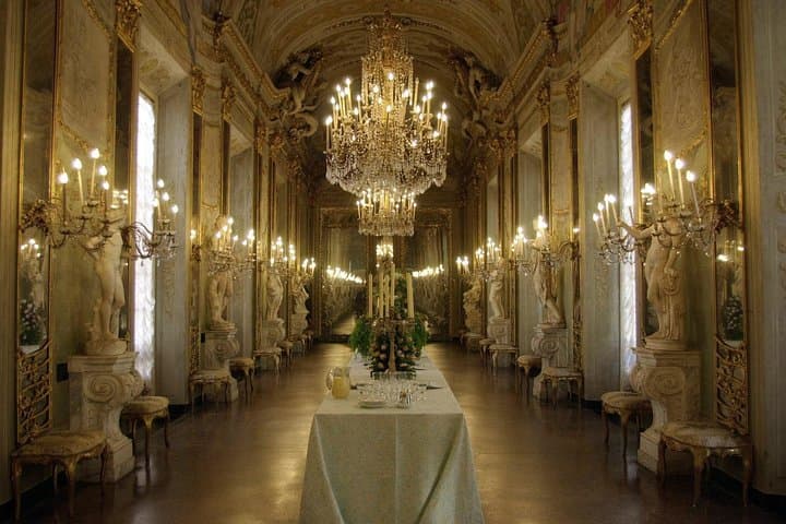 Genoa Walking Tour: Discover Hidden Treasures and Street Food