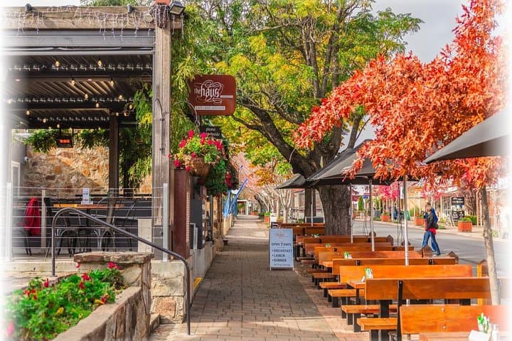 Adelaide City Highlights- Hahndorf and Mt. Lofty Half-Day Tour