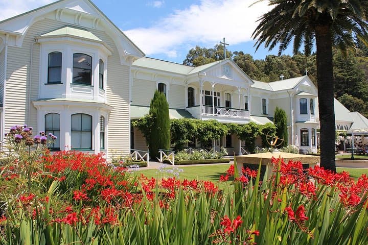 Premium - Hawke's Bay - Napier Winery Tour - 5.5 hours