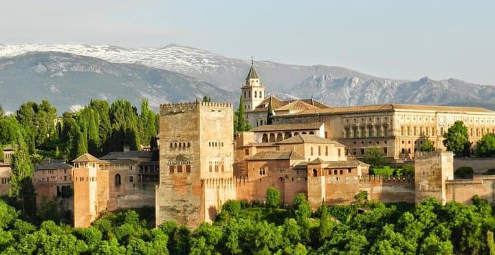 Alhambra and Granada Private Tour from Marbella, Malaga and port