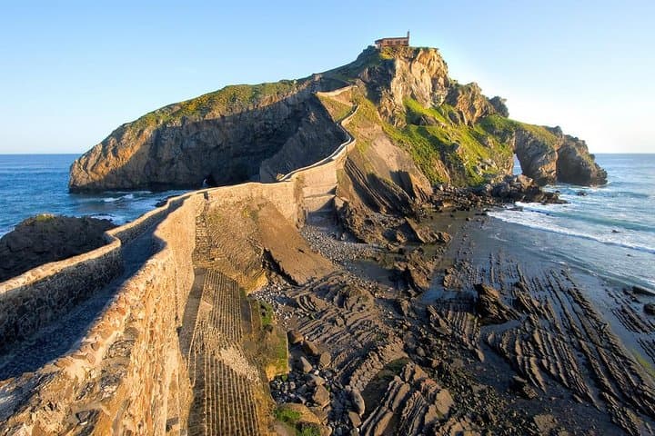 Gaztelugatxe with access, Bermeo and Gernika from Bilbao 