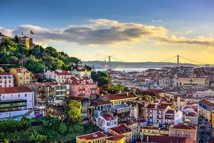 Lisbon to Porto Up to 4 Stops: Obidos, Nazare, Fatima and Aveiro