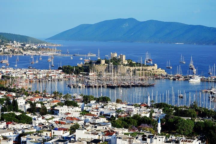 Bodrum Private city Tour: Guide Lunch Entrance Fees included. 