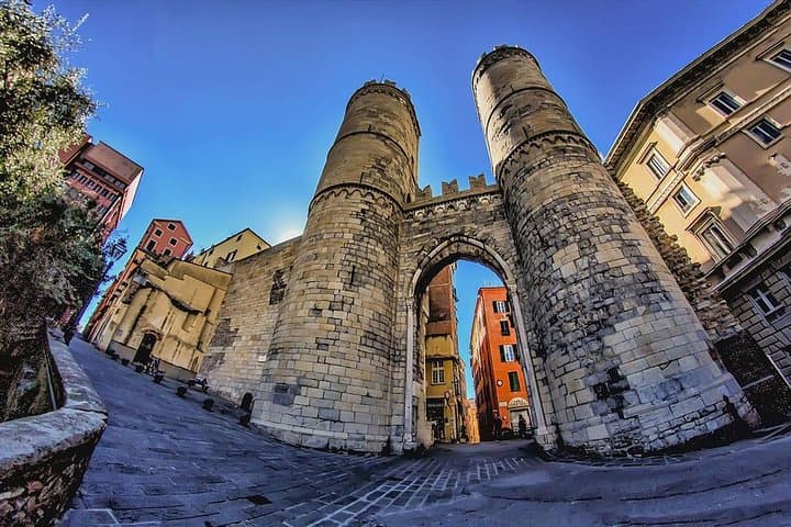 Genoa Day Tour: 4 hours of History with Focaccia , Prosecco & Joy