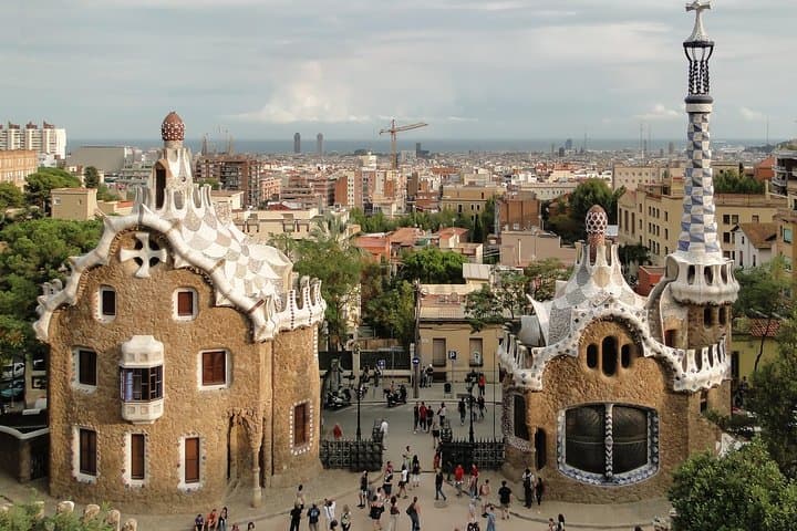 Best Gaudi Private Tour with Sagrada Familia & Park Guell in BCN
