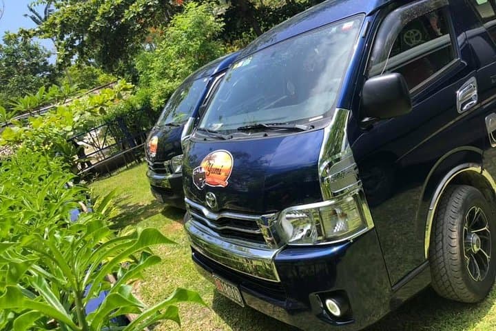 Hotel to Port Vila International Airport with Yumi Tours