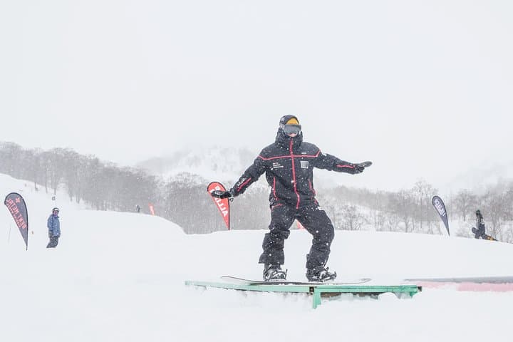 Full Day Snowboard Lesson (6 hours)