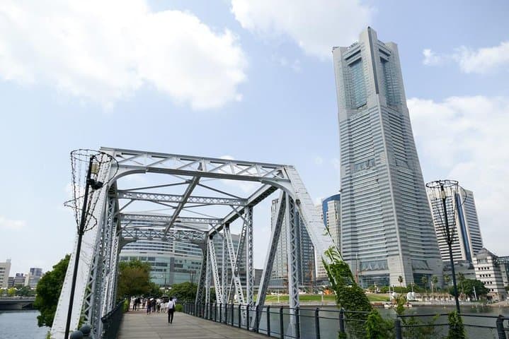 Yokohama 4hr Private Tour with Government-Licensed Guide