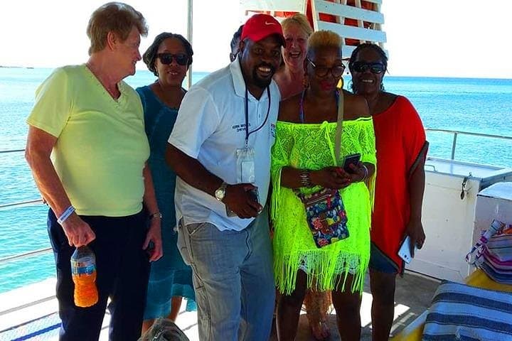 Cruise Ship Combo: Sloths, Chocolate Factory, City Tour, Beach, Private Shuttle