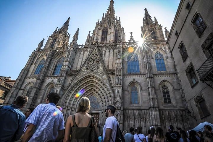 Barcelona Highlights & Sagrada Familia Skip-the-Line Private Tour