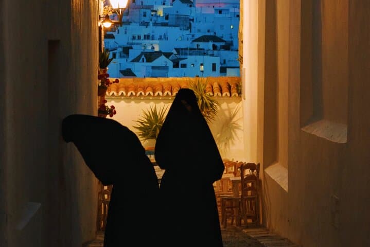 Marimantas. Guided tour and singing. Vejer de Legendes.
