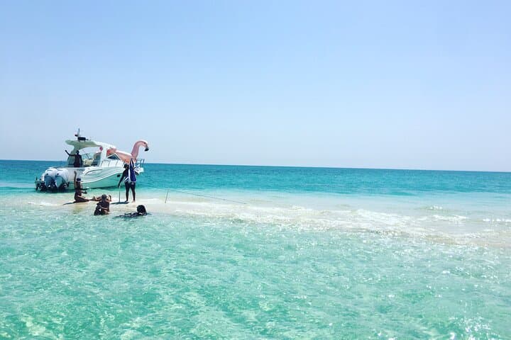 Ultimate Private Jarada Island Escape Tour 