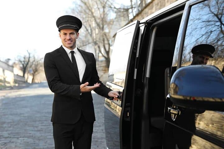 Santo Domingo Elite Transport: Premier and Stylish Car Services.