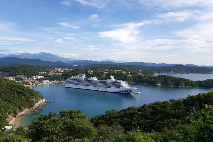 Discover the magic of Huatulco and its surroundings areas