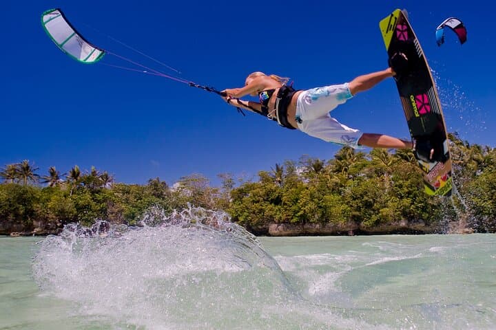 Learn kitesurfing in Boracay