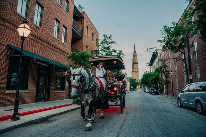 Haunted Evening Horse and Carriage Tour of Charleston