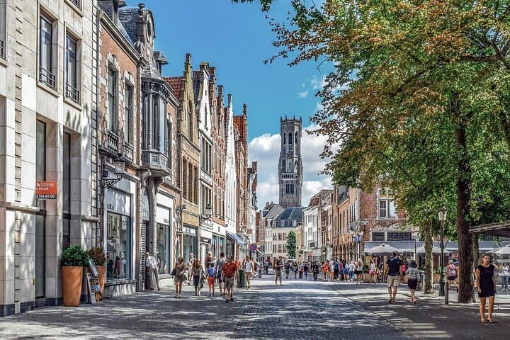 Visit to Bruges with EN boat trip and DE beer tasting (optional)