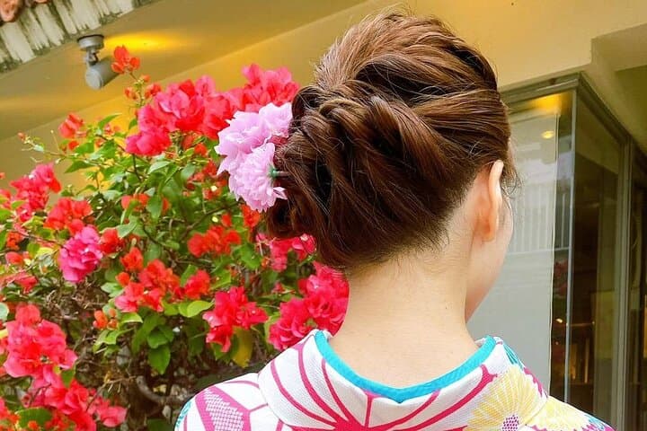 Walking around town in a kimono, you can choose your favorite kimono from the traditional Okinawan costumes "Ryuso", "Kimono", "Yukata" 《Hairset & Lipstick & Kimono & Rental Fee》All Comic Book