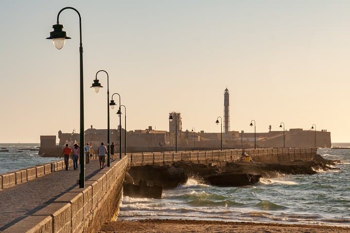 Private Healthy Food Experience and Walking Tour in Cadiz