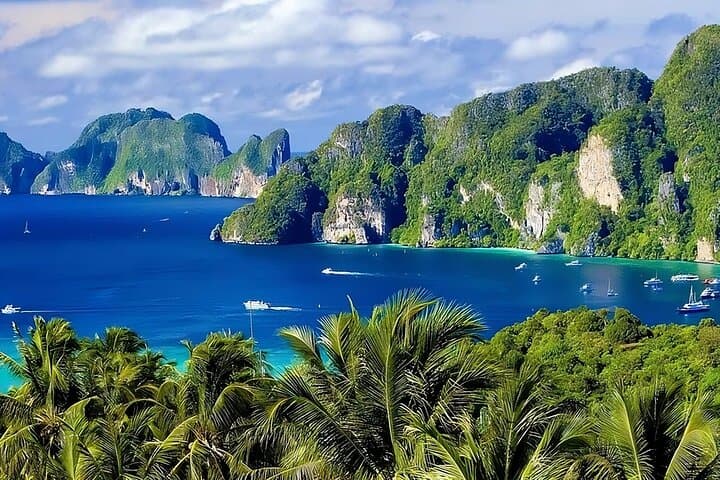 Phi Phi & Bamboo Islands Snorkeling Tour with Lunch by Speedboat