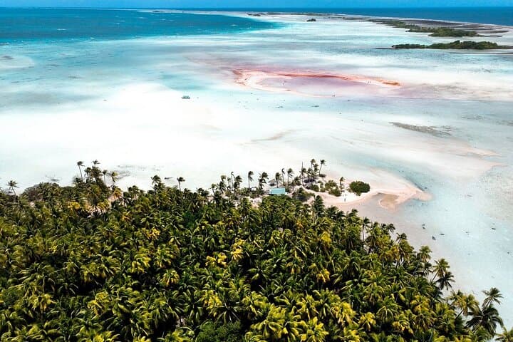 Blue Lagoon - PRIVATE ISLAND Pink sand beach and wildlife reserve