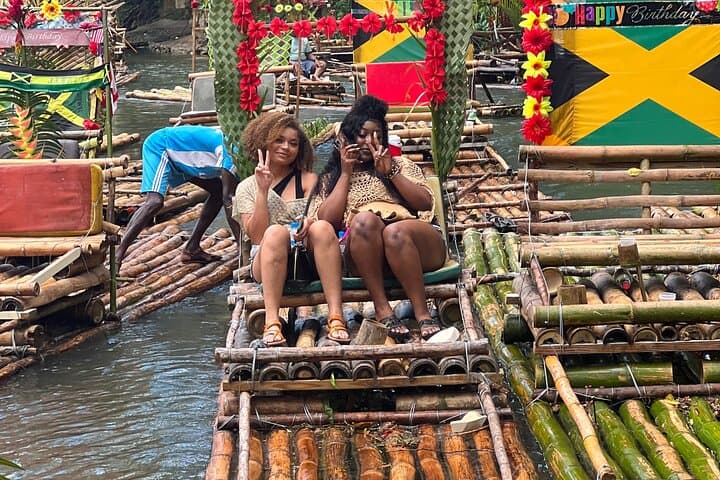 Bamboo rafting with limestone massage 