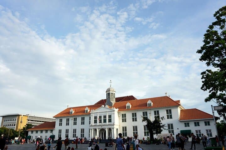 Jakarta Highlight Places with Multilingual Guide