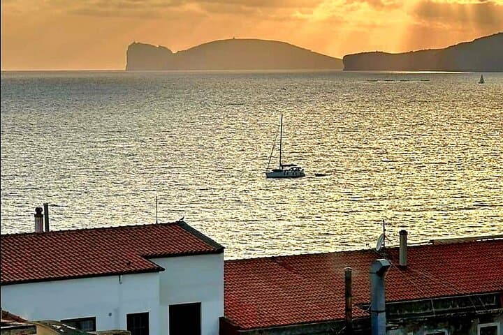 2-hour sunset tour by sailboat with aperitif. 