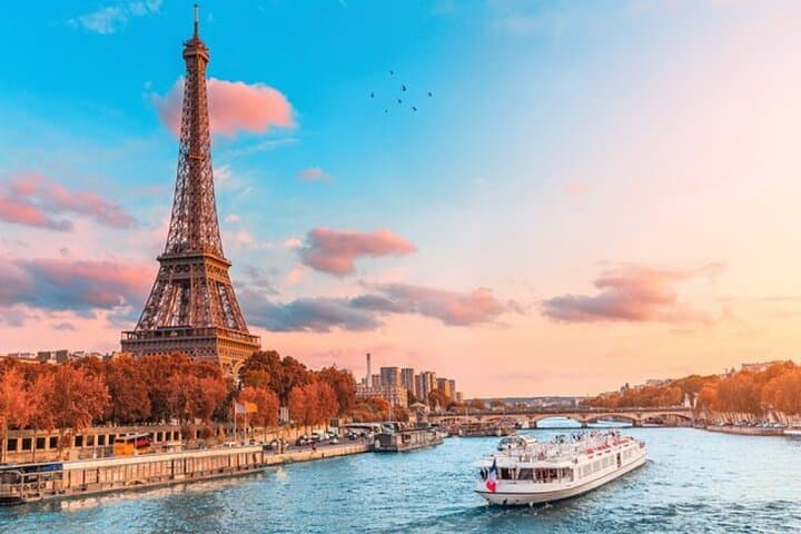 Best Paris Tour from Le Havre with Notre-Dame and River Cruise