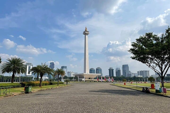 Jakarta Half-Day Guided Tour with a Private Fun Local Host