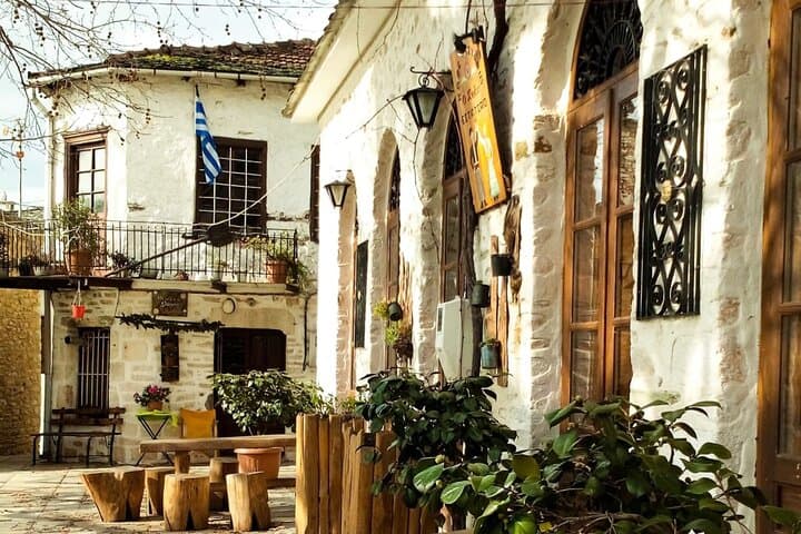 Volos: Small Group Tour to Pinakates, Vizitsa & Milies