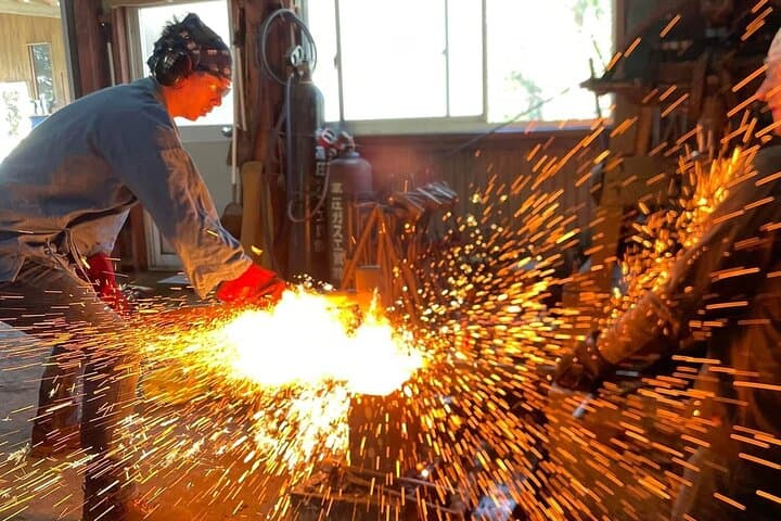 Make your own kitchen knife with a master blacksmith in Shimanto