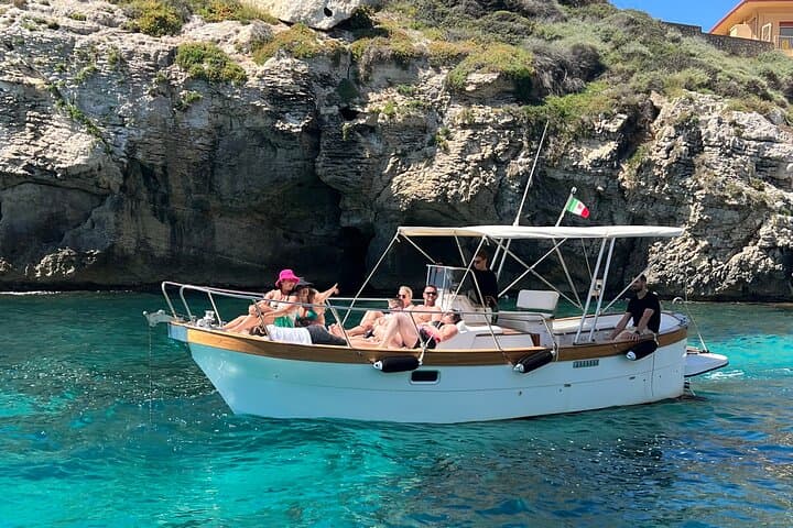 Tour “La Dolce Vita” stops for swimming, Snorkeling and Prosecco 