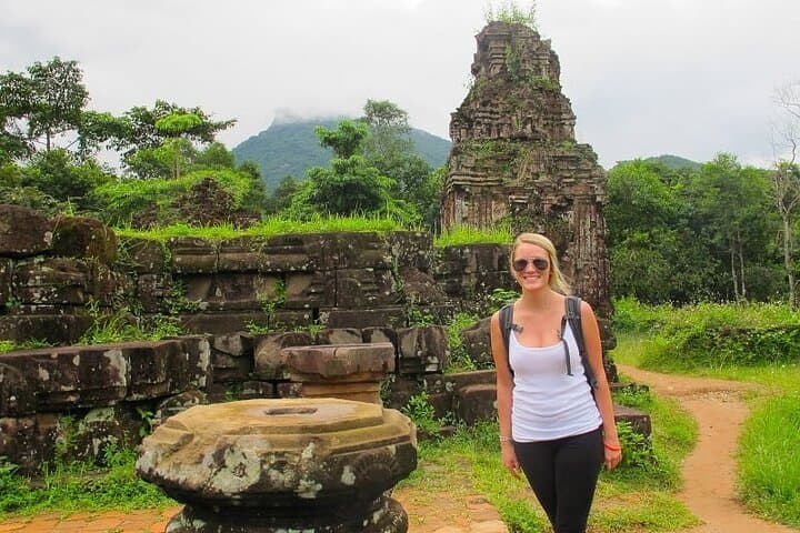 Da Nang: Round trip transfer to My Son sanctuary & Hoi An ancient