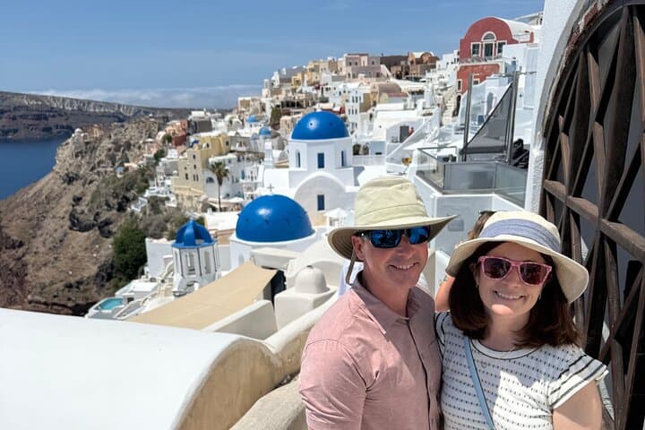 Private Tailormade Tour on Santorini Island with Local Driver