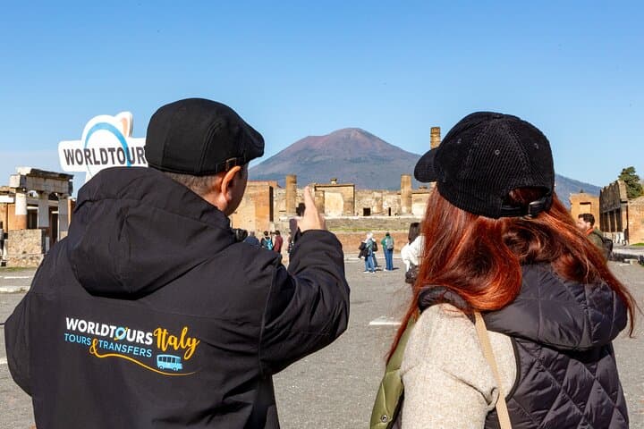 From Naples: Pompeii Entrance & Amalfi Coast Tour with Lunch