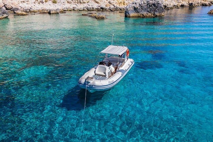 Cagliari: Boat Cruise with Stops for Swimming and Prosecco