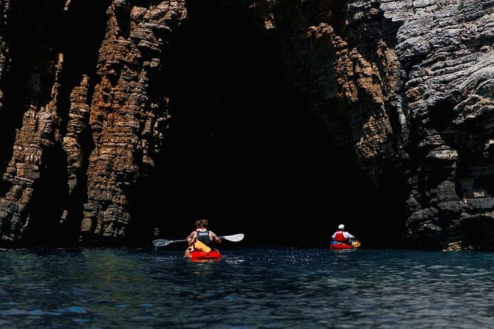 Budva Bay: Kayak & SUP Tour to Coastal Caves