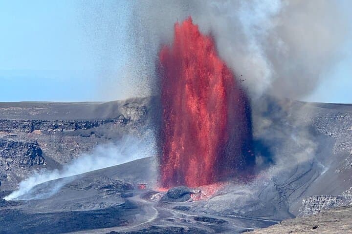 Hilo Shore Excursion: Active Volcano, Lava Tube, Waterfall and Gardens