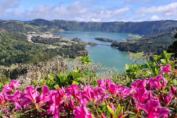 Cruise Travellers: Sete Cidades Volcano, The Blue & Green Lake